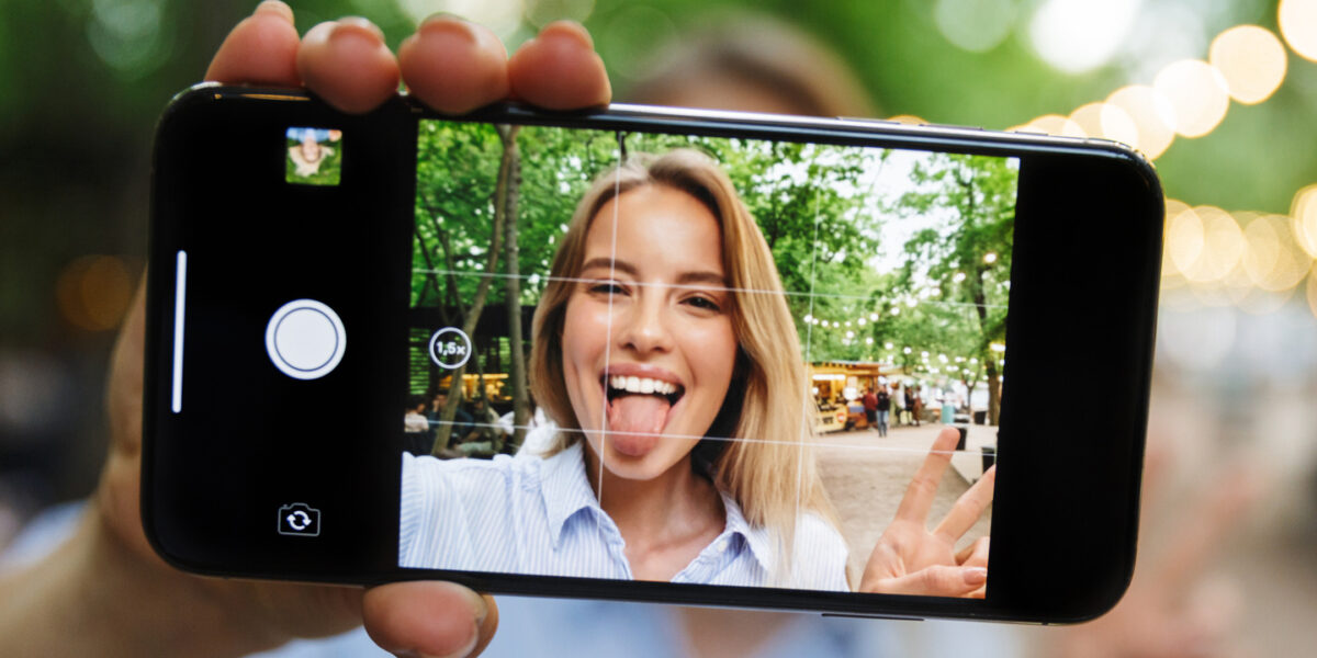 Comment Faire Un Selfie Pour Sa Photo De CV Hellowork