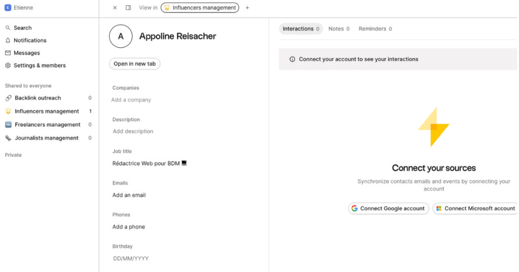 Le contact LinkedIn est intégré directement au CRM, avec l'ensemble des informations associées. 