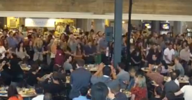 Un Flashmob Justin Bieber dans les locaux de Twitter