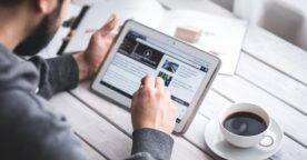 Pour s’informer, les jeunes adultes préfèrent le texte à la vidéo