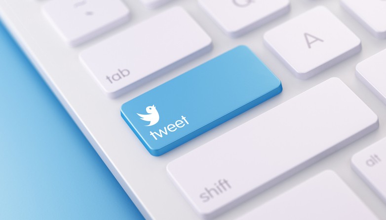 Modern Keyboard wih Tweet Button
