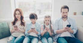 Un projet de loi US veut bannir l’autoplay et le scroll infini pour rendre les médias sociaux moins addictifs