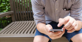 On tape désormais presque aussi vite sur un mobile que sur un clavier d’ordinateur