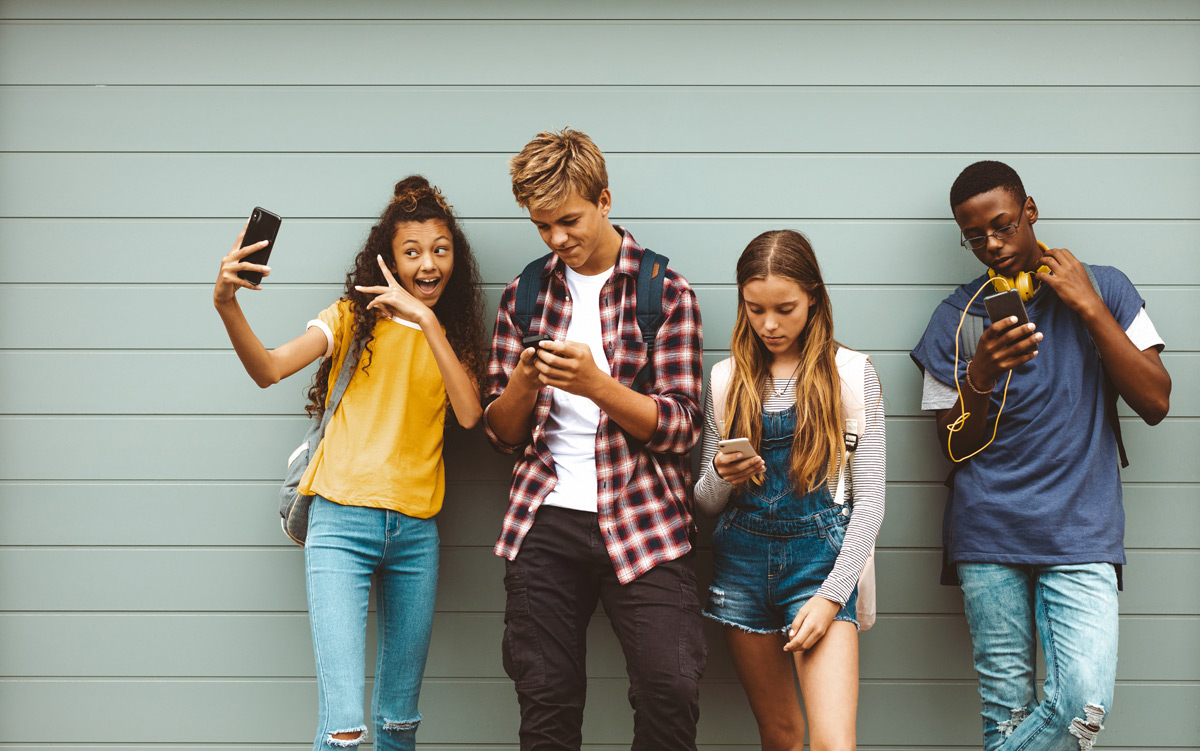 adolescents-mobile