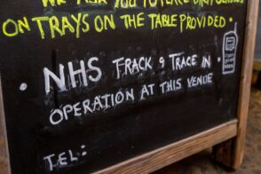 Covid-19 : les registres des bars et restaurants utilisés à des fins marketing au Royaume-Uni