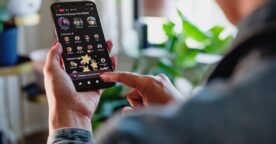 Facebook lance les Live Audio Rooms et les podcasts