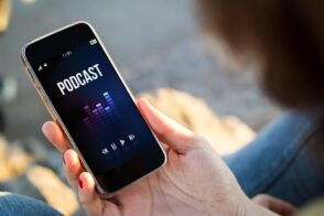 Réussir sa stratégie de podcasting : conseils clés pour les marques et erreurs à éviter