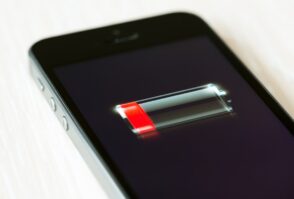 iPhone : pourquoi la batterie se décharge plus vite avec iOS 15.4, comment y remédier