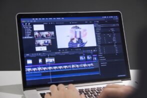 7 outils pour créer vos vidéos : montage, effets spéciaux, sous-titres…