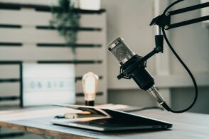 Le podcast, un format qui captive les auditeurs autant qu’il séduit les marques