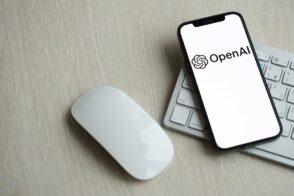 iPhone : Apple négocie avec OpenAI pour intégrer l’IA générative à iOS 18