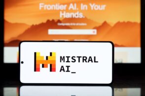 Mistral AI lance Small 3.1, un modèle léger qui prétend surpasser la concurrence