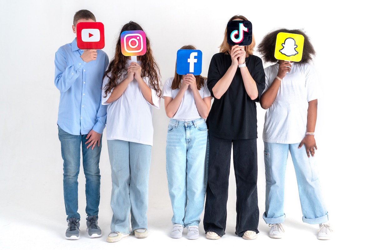 verification-age-reseaux-sociaux
