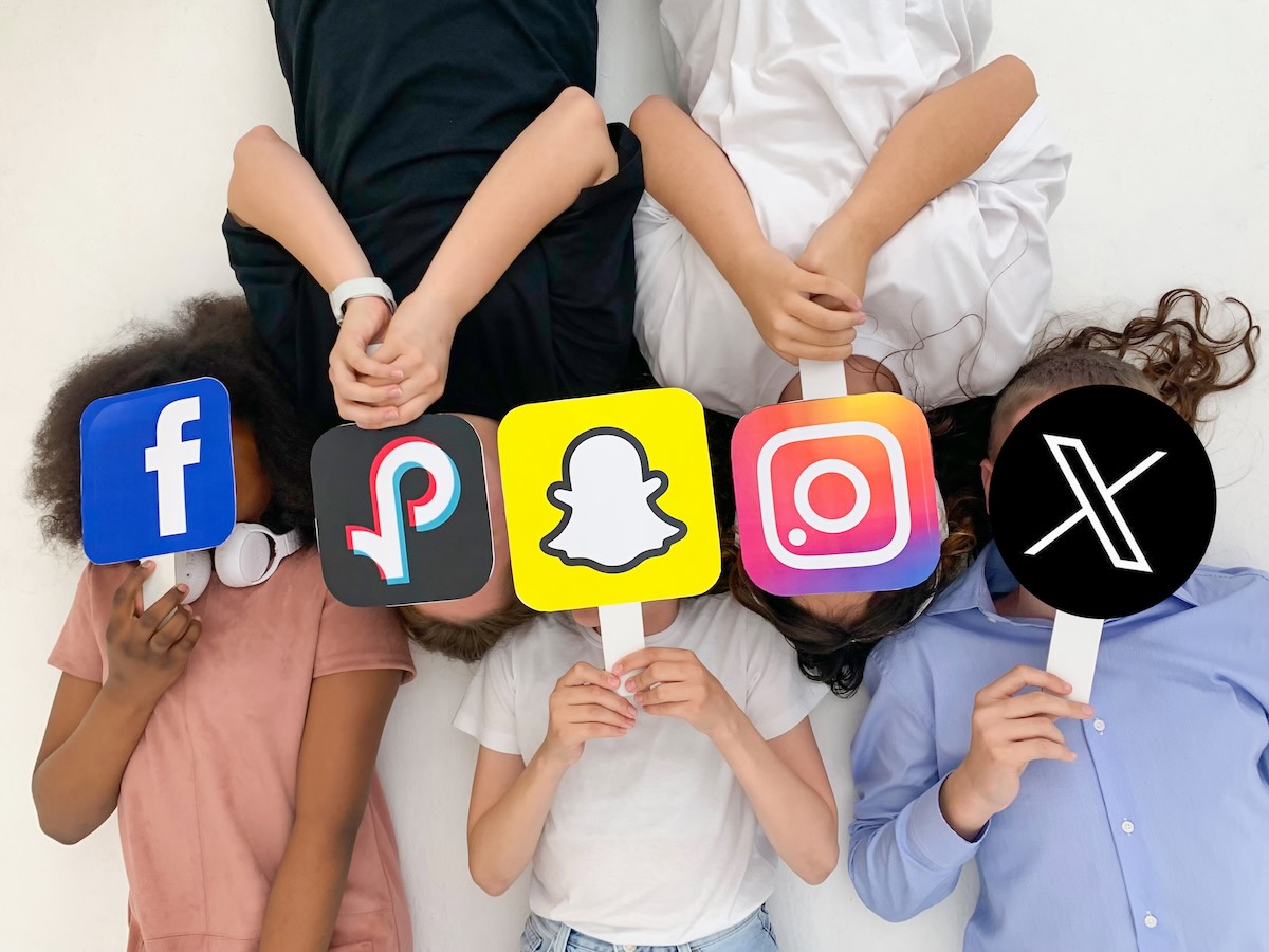 verification-age-reseaux-sociaux-application