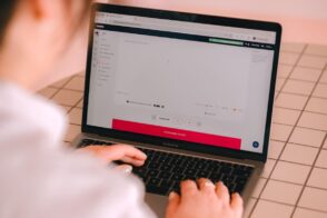 Comment optimiser sa stratégie LinkedIn : les conseils de Swello