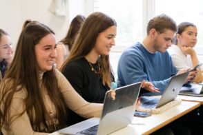 Comment la beauty tech réinvente les métiers du marketing digital à l’ère de l’IA