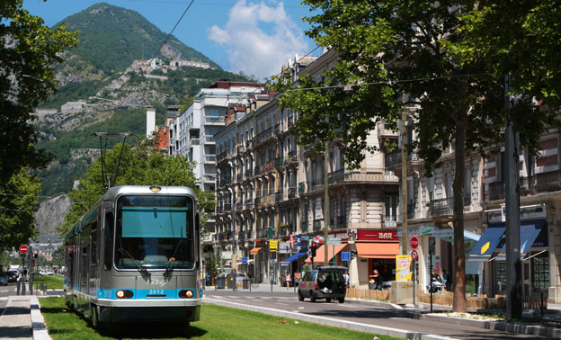Les 10 jobs qui recrutent cet été en Rhône-Alpes