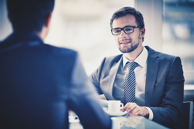 Avis d’experts : Que répondre aux recruteurs à la question "Pourquoi devrais-je vous embaucher ?" en entretien