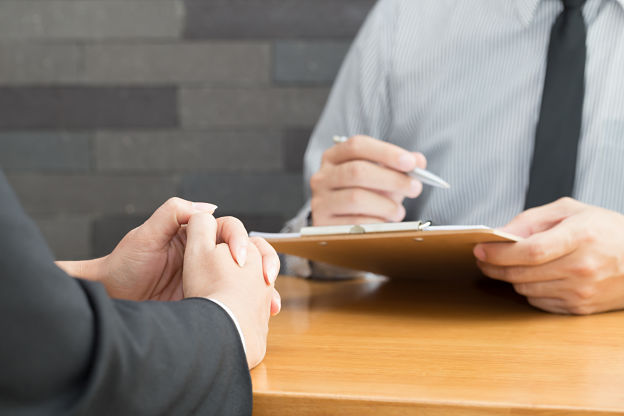 5 mauvaises habitudes à éviter en entretien d’embauche