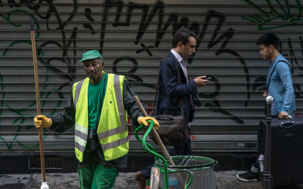 In(di)visibles, cette expo photo qui rend hommage au travail des éboueurs parisiens