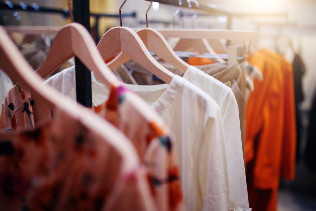 Commerce : 10 métiers qui recrutent le plus à Paris cette année