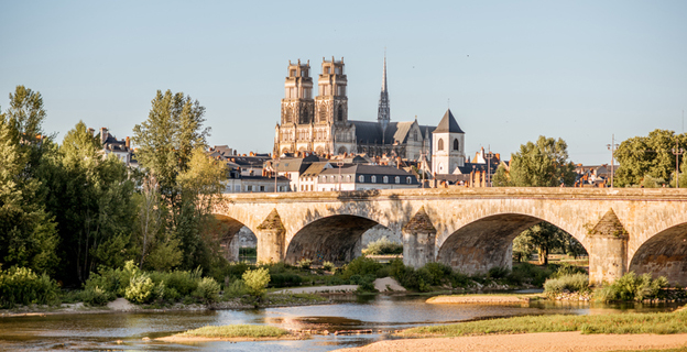 La région Centre-Val de Loire (re)crée des emplois : top 10 des métiers qui recrutent