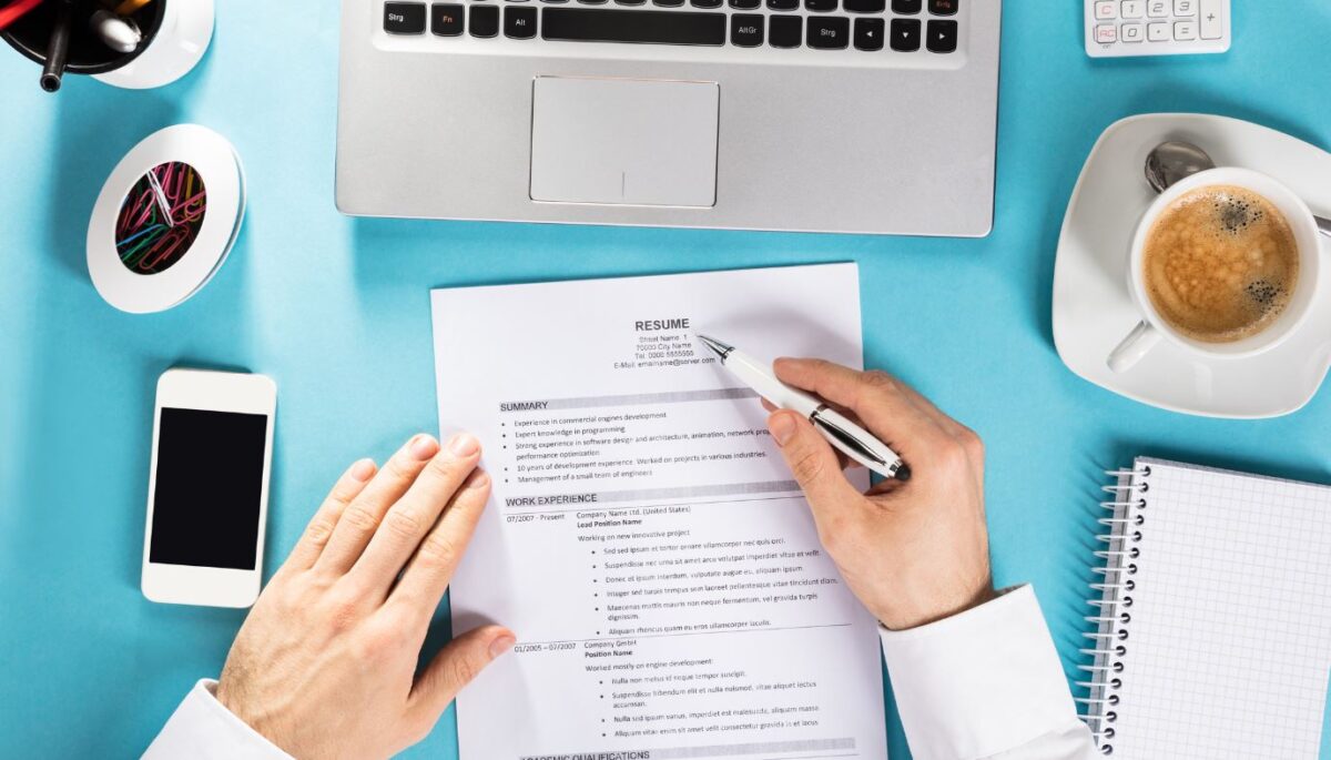 Cadre expérimenté : comment (re)faire votre CV ?