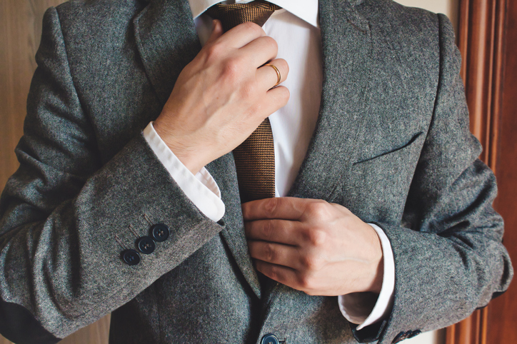 18 manières de faire un noeud de cravate