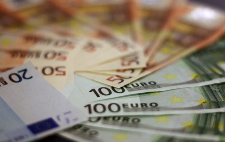 En France, les "1 %" gagnent plus de 8 680 euros net par mois