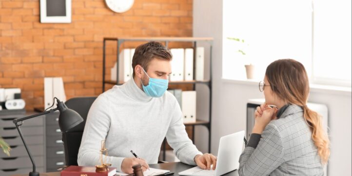 5 raisons de devenir conseiller banque-assurance en 2021