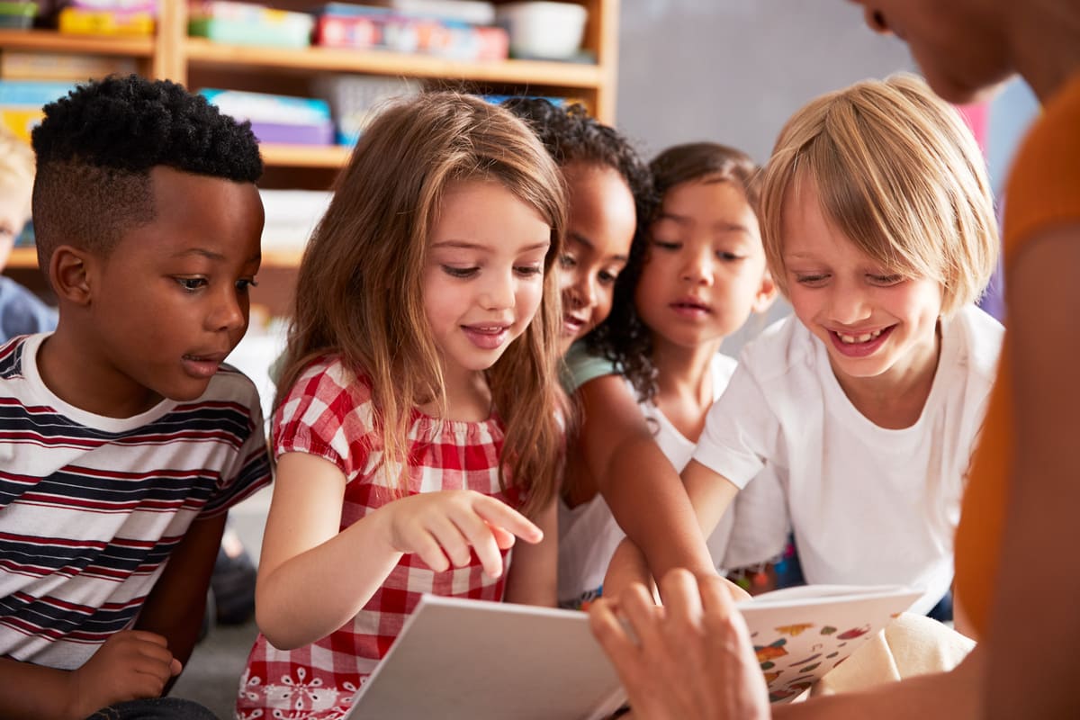 Petite enfance : pourquoi travailler avec les enfants ? - MaFormation