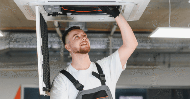 Technicien de maintenance : nos conseils pour préparer et réussir votre entretien d'embauche