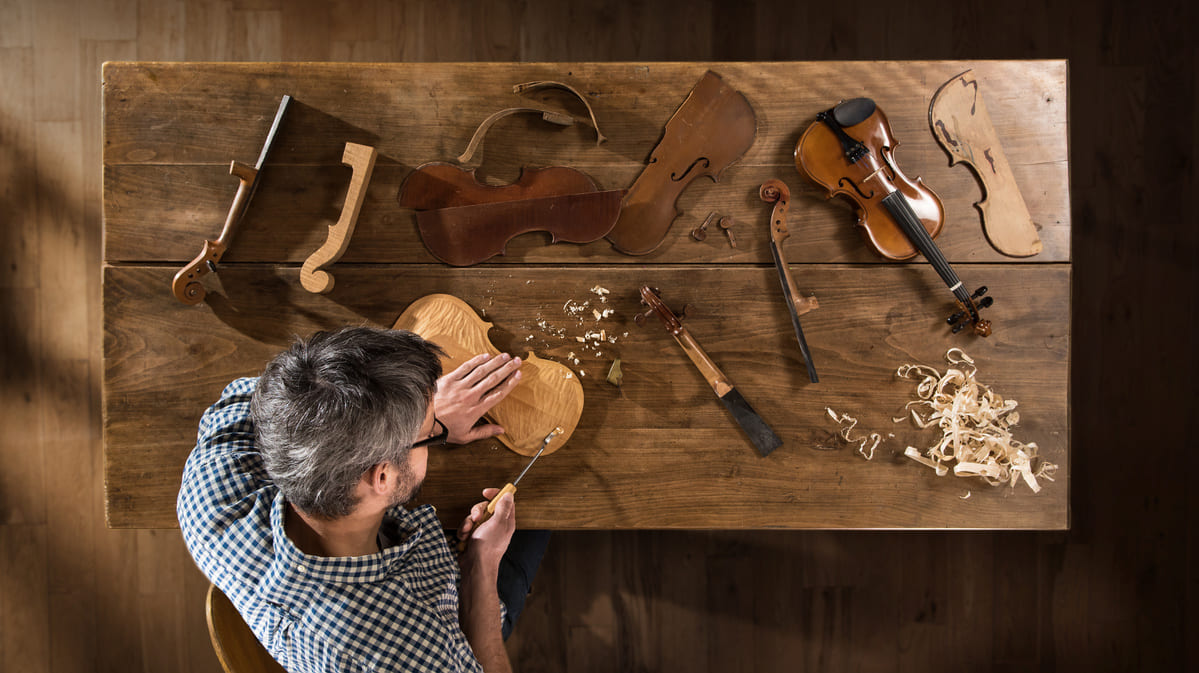 comment-devenir-luthier-maformation