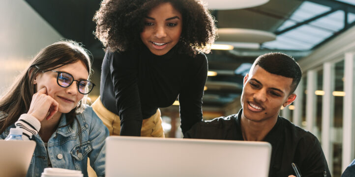 Vous êtes jeune et enthousiaste ? Tant mieux, les recruteurs aiment ça !