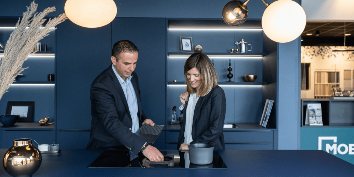 Devenez concepteur commercial chez Mobalpa : « L’essentiel est d’avoir le sens du service client et d’aimer le challenge ! »