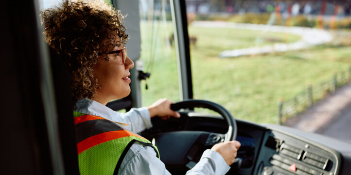 Rentrée 2023 : 6 000 postes de chauffeurs de bus scolaires sont toujours à pourvoir