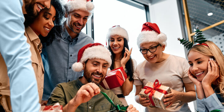 Secret Santa : 25 idées de cadeaux de Noël pas cher à offrir à un collègue