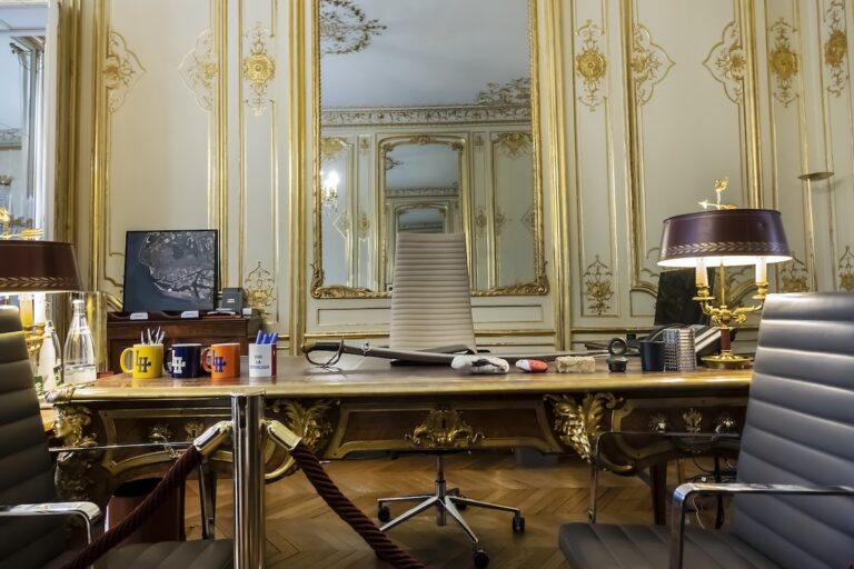 Pourquoi le CV de Michel Barnier a-t-il été retenu par Emmanuel Macron ?