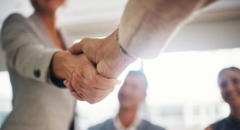Assimilé cadre : définition, avantages et inconvénients