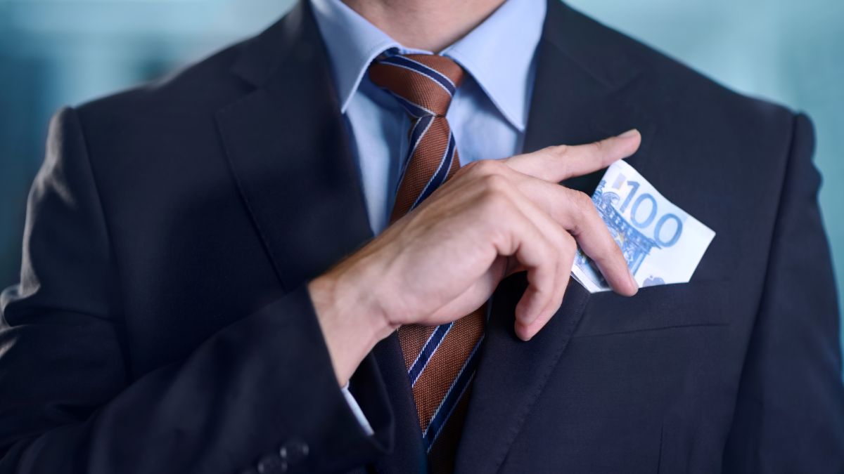 Vol de salaire : c'est quoi cette arnaque qui se répand en France et comment s'en prémunir ?