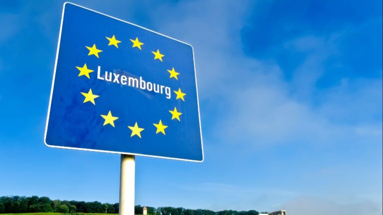 Travailler au Luxembourg, mode d'emploi (Permis de travail, salaire, recrutement)