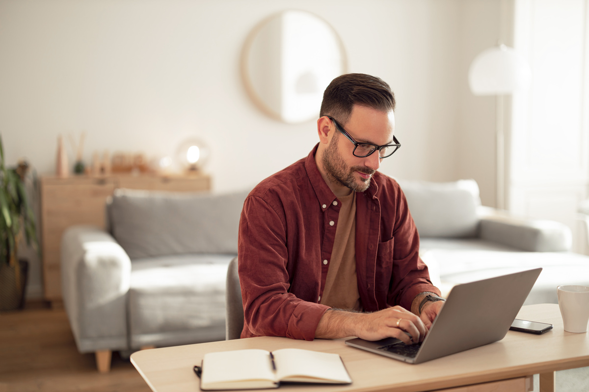 20 métiers pour travailler de chez soi