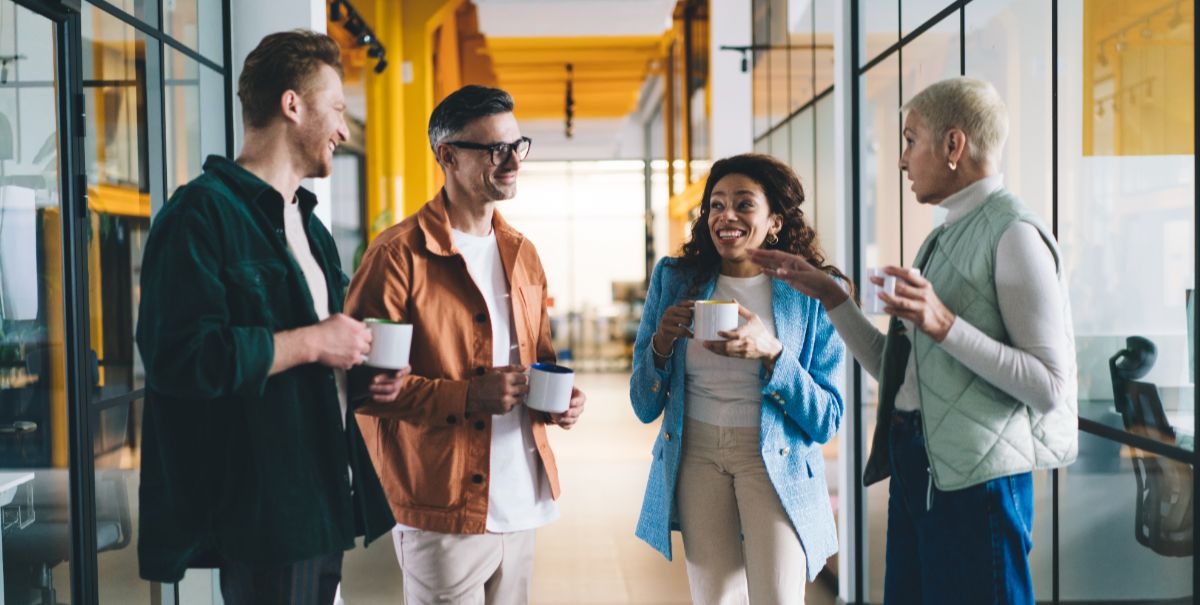 Small talk au travail : comment être à l’aise ?