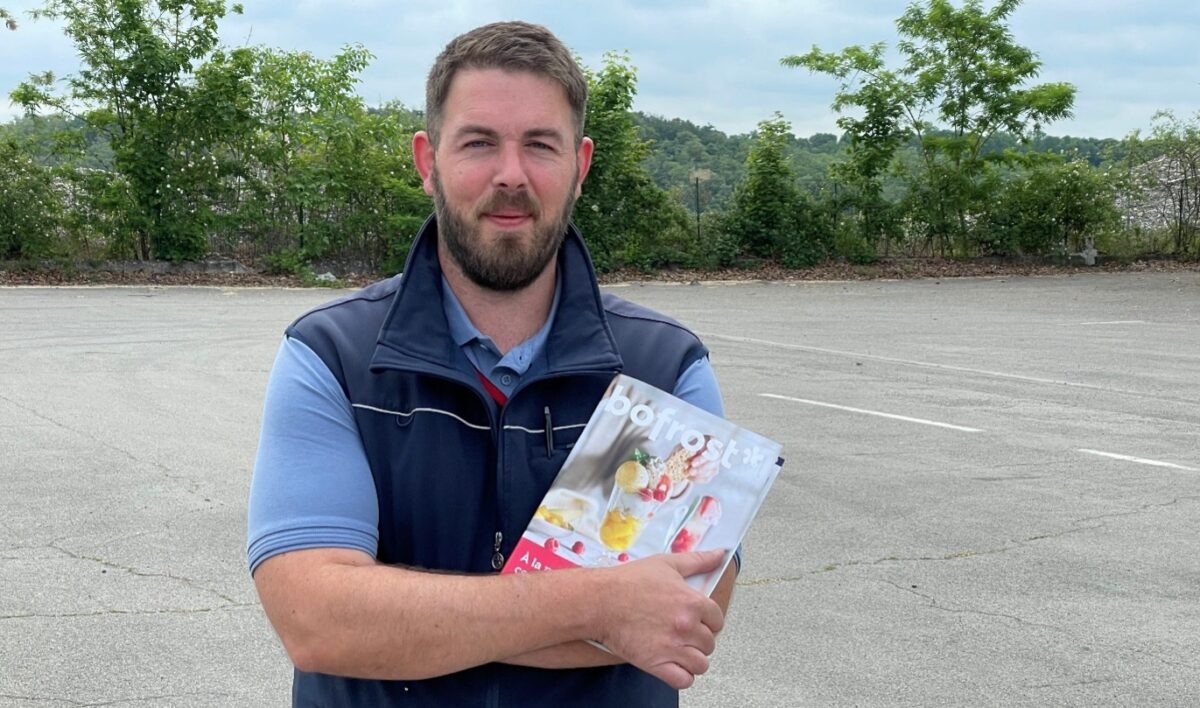 Julien, Vendeur-conseil chez bofrost* Mulhouse : “Nous avons une vraie connexion avec les clients. Nous partageons un café et prenons des nouvelles de la famille !”