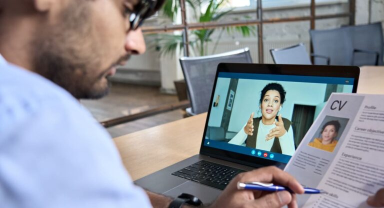 Entretien : 7 conseils d'une ex-recruteuse pour bien se préparer (et réussir !)