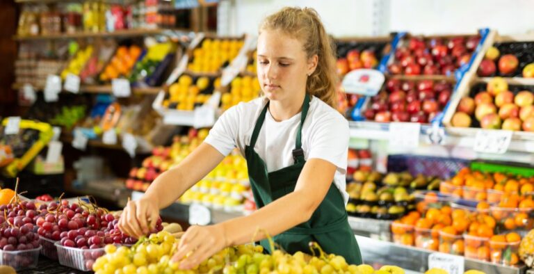 Job d’été : comment travailler quand on a moins de 18 ans ?