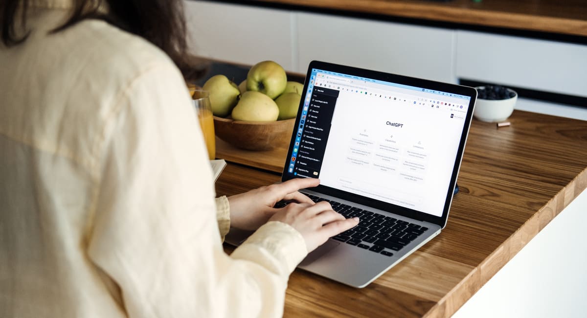 IA : 7 phrases qui vous grillent face à un recruteur (et comment les remplacer)