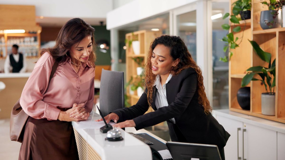 3 métiers de l’accueil qui recrutent en 2025