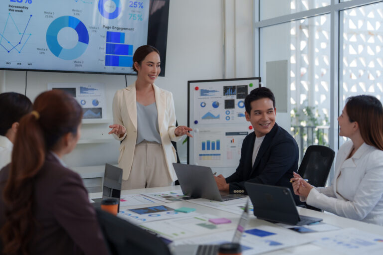 10 métiers de la data pour se reconvertir en 2025