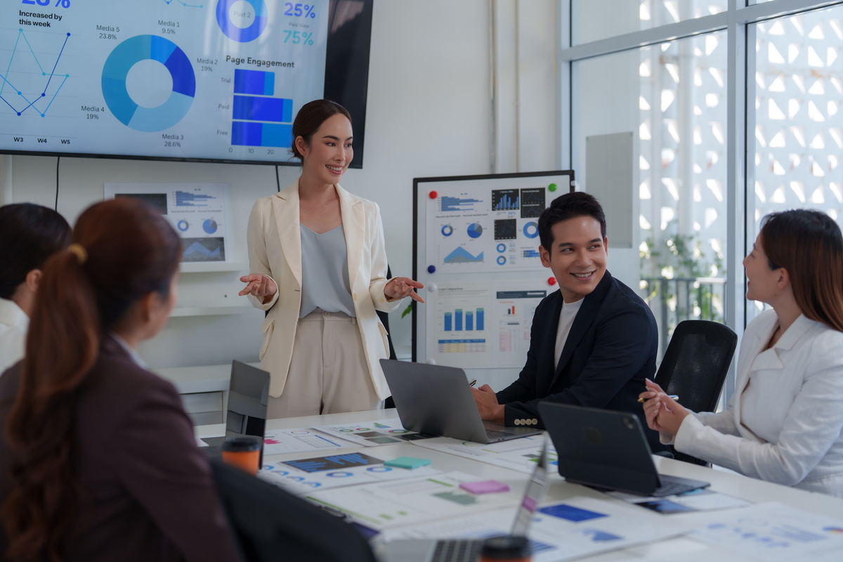 10 métiers de la data pour se reconvertir en 2025